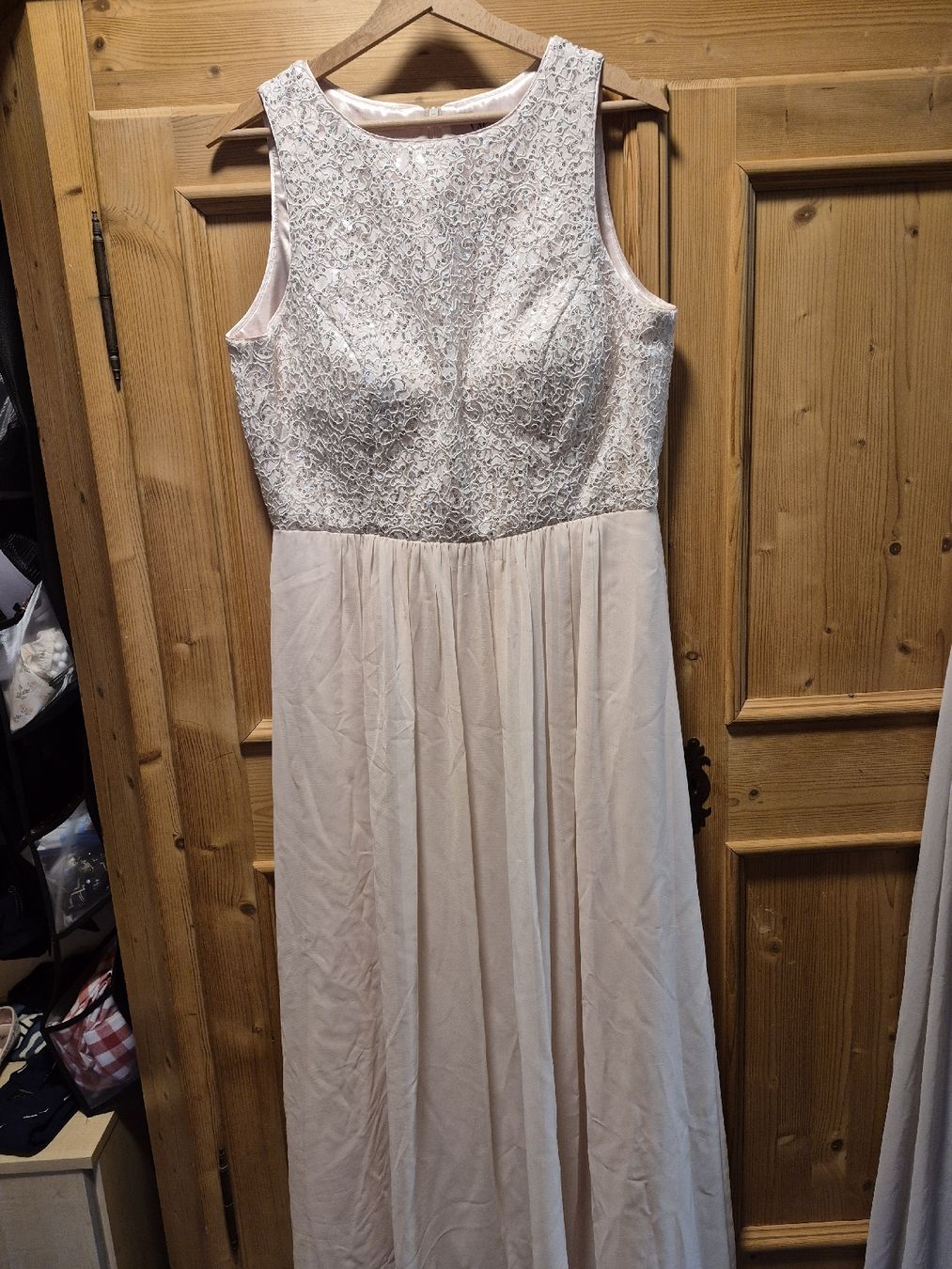 Vestiti: Kleid gr 42 – Usato da Adelboden venduto da Fuhrer9394