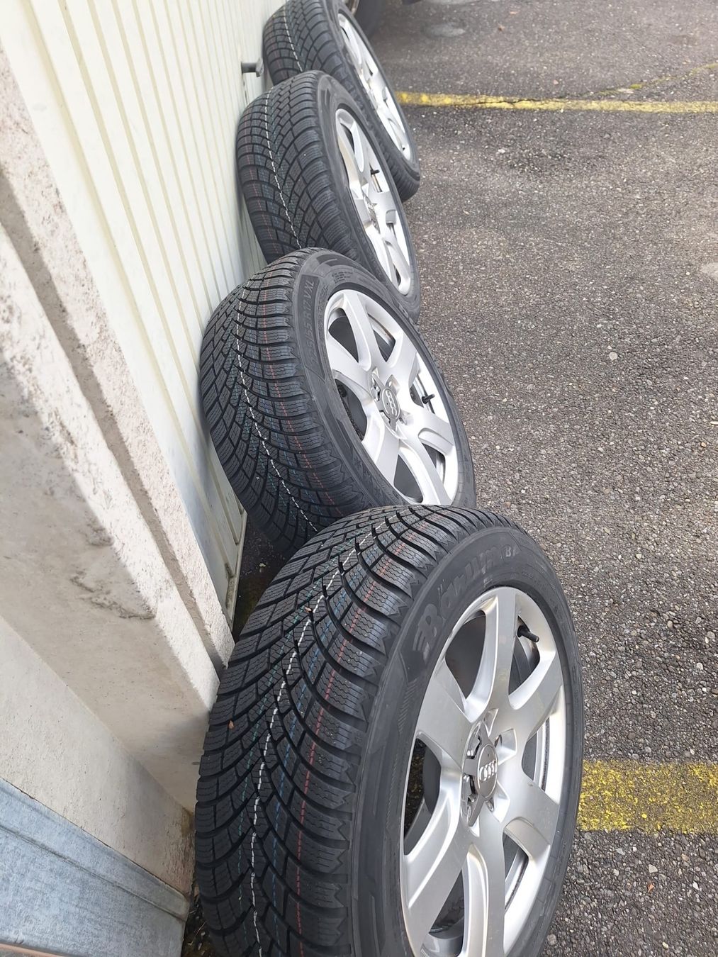 Audi Pneumatici & Ruote complete: Audi Kompletträder – Usato da Unterkulm venduto da Ivo12 1