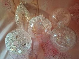 neu: 5 Weihnachtskugeln Glas