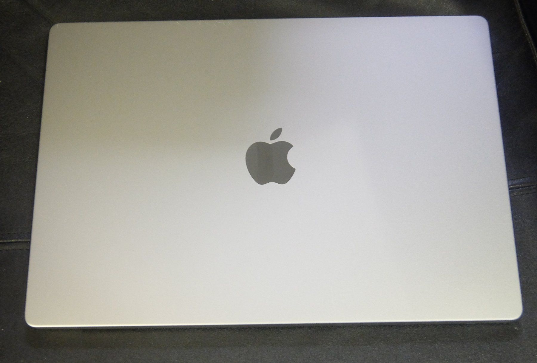 Apple Portables: MacBookPro 16 M1 Max,10-CPU,32-GPU,32GB/4TB SSD – D'occasion à Basel par Elektronik_Markt 6