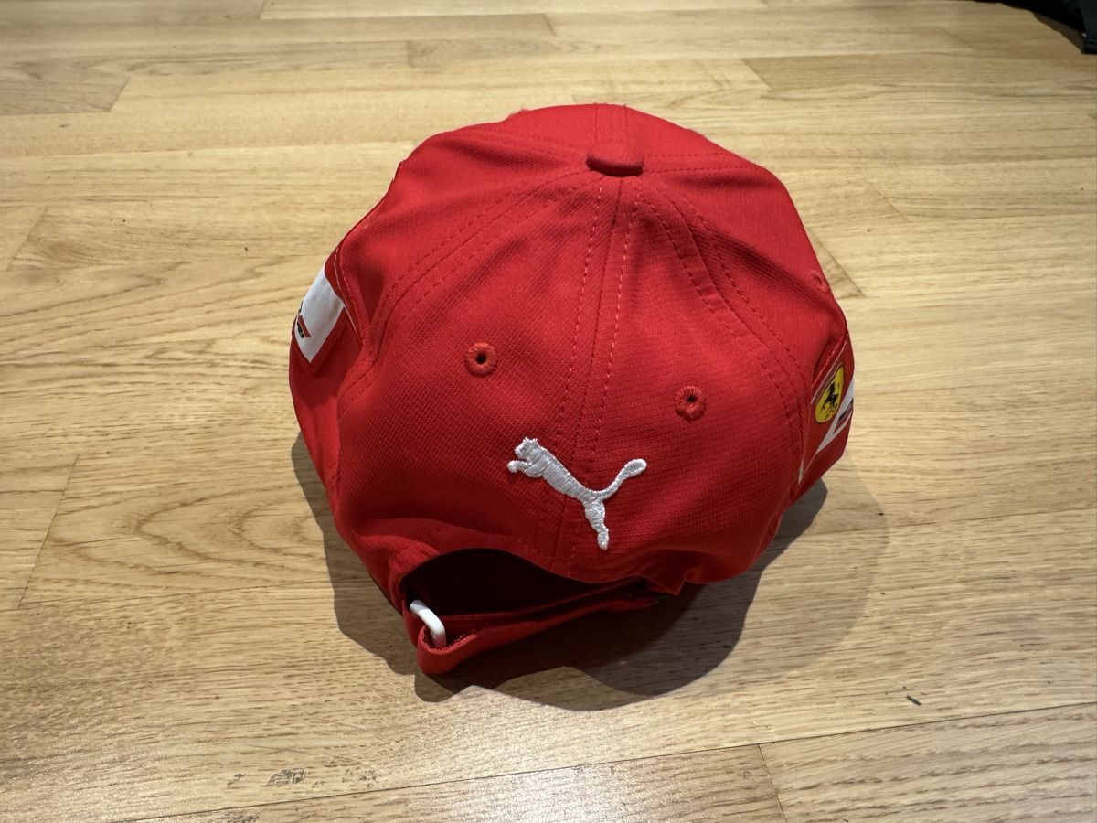 Copricapi, berretti & cappellini: Scuderia Ferrari F1 Team Cap – Usato da Wetzikon ZH venduto da Sauberfan32 2