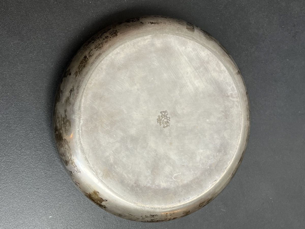 Dosen: Art Deco Dose, versilbert mit Schmetterlingen Oneida USA – Gebraucht aus Wabern von La-Vitrine 8