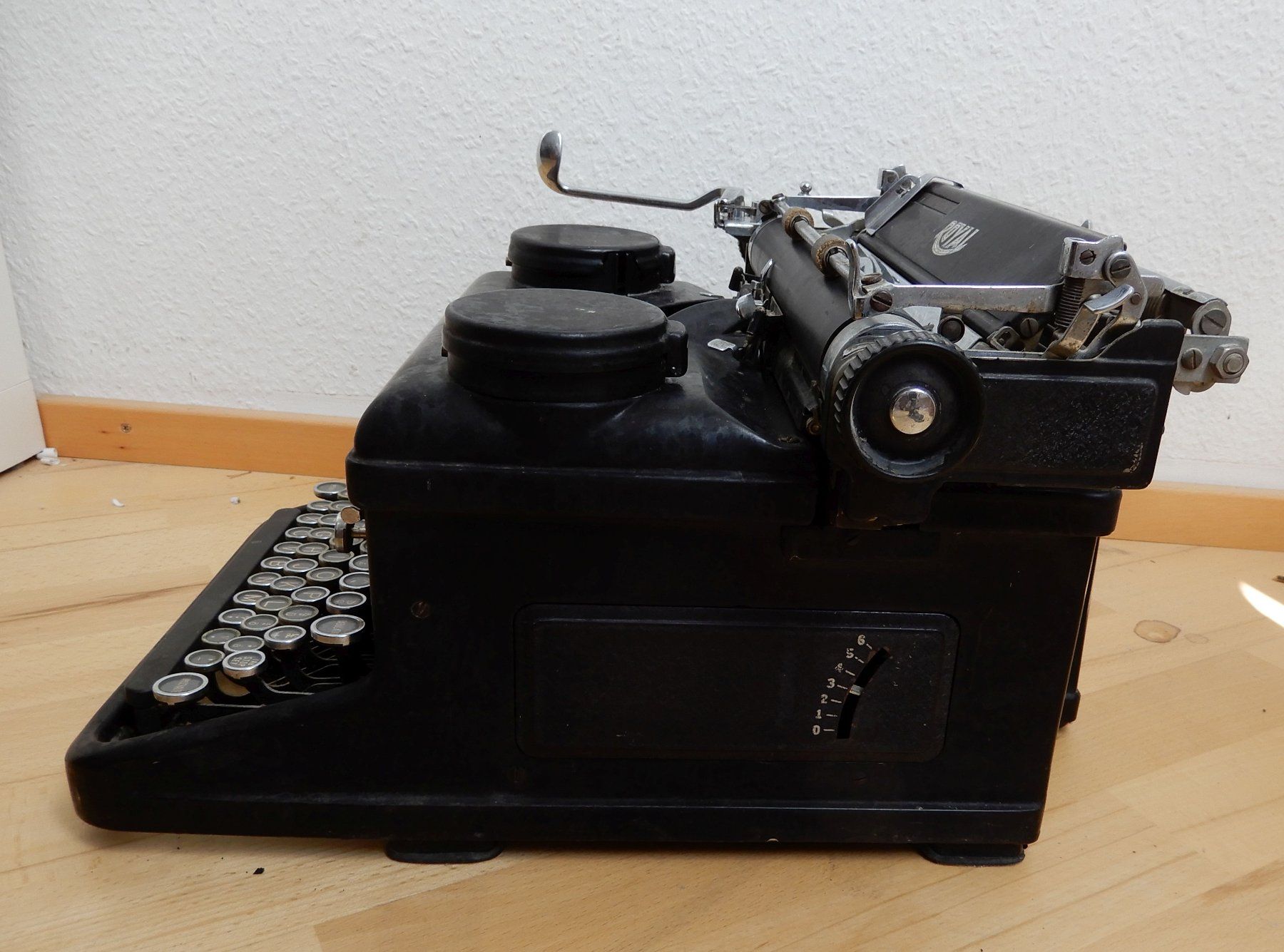 Macchine da scrivere: Schreibmaschine Royal No.10 – Difettoso da Trasadingen venduto da Traadinger 2