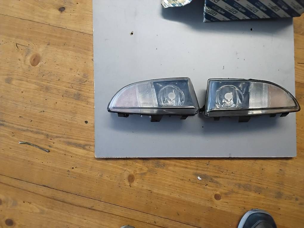 Tutti pezzi di ricambio auto: Fiat Coupé Nebelscheinwerfer – Usato da Niederwil SG venduto da punto56