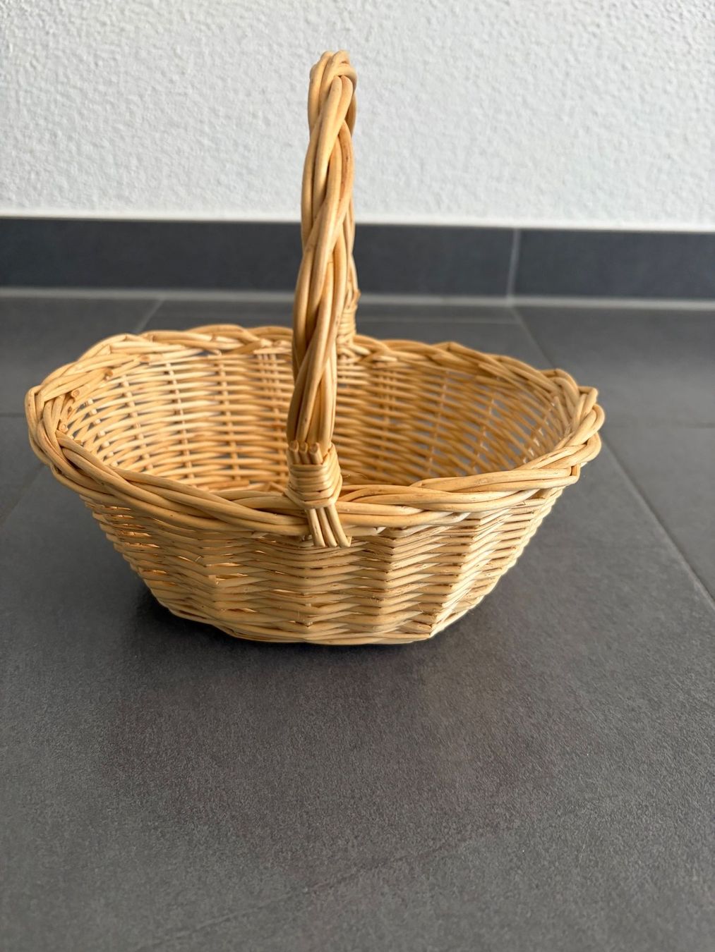 Sonstiges für Haushalt & Wohnen: Weidenkorb mit Henkel – Gebraucht aus Beinwil am See von den_p9db 1