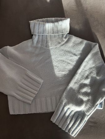Hellblauer Strick Pulli