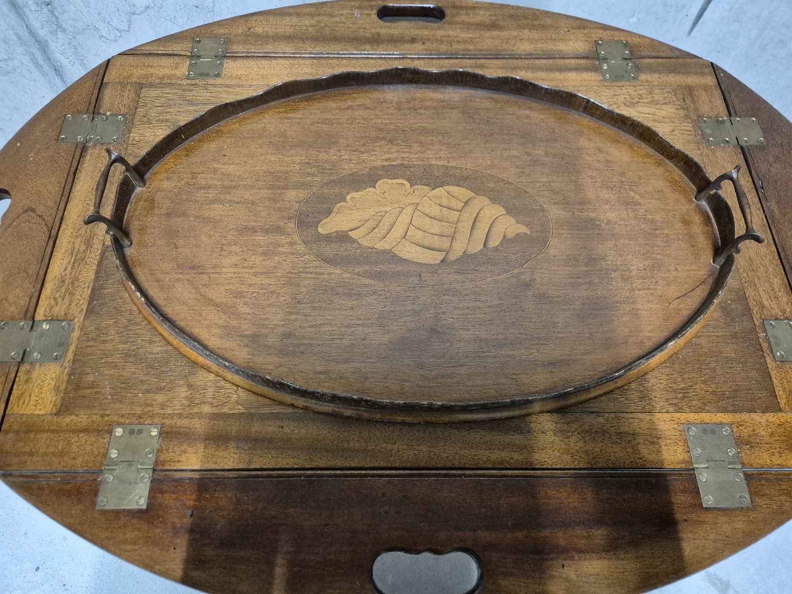 Tische: Butler Table Holz mit abnehmbarem Tablett – Gebraucht aus Corsier-sur-Vevey von K-V-T 4