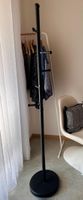 Garderobenständer schwarz Metall rund Fuss gut erhalten
