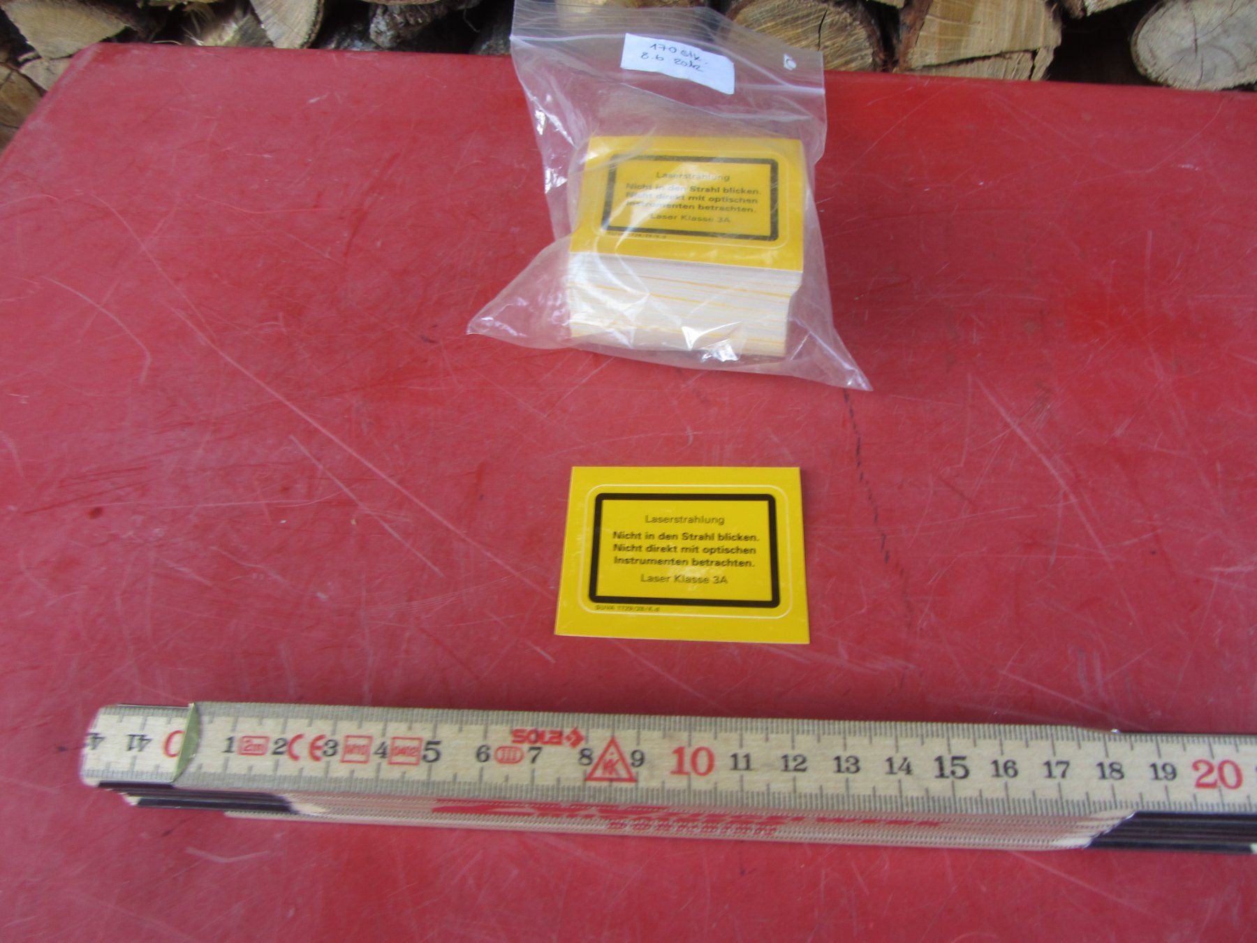 Sticker: 170 x Laserstrahlung Sticker – Usato da Wolfhalden venduto da Quiria68