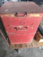 Alte Eisenkiste / Werkzeugkiste Vintage – 74 × 55 × 55 cm
