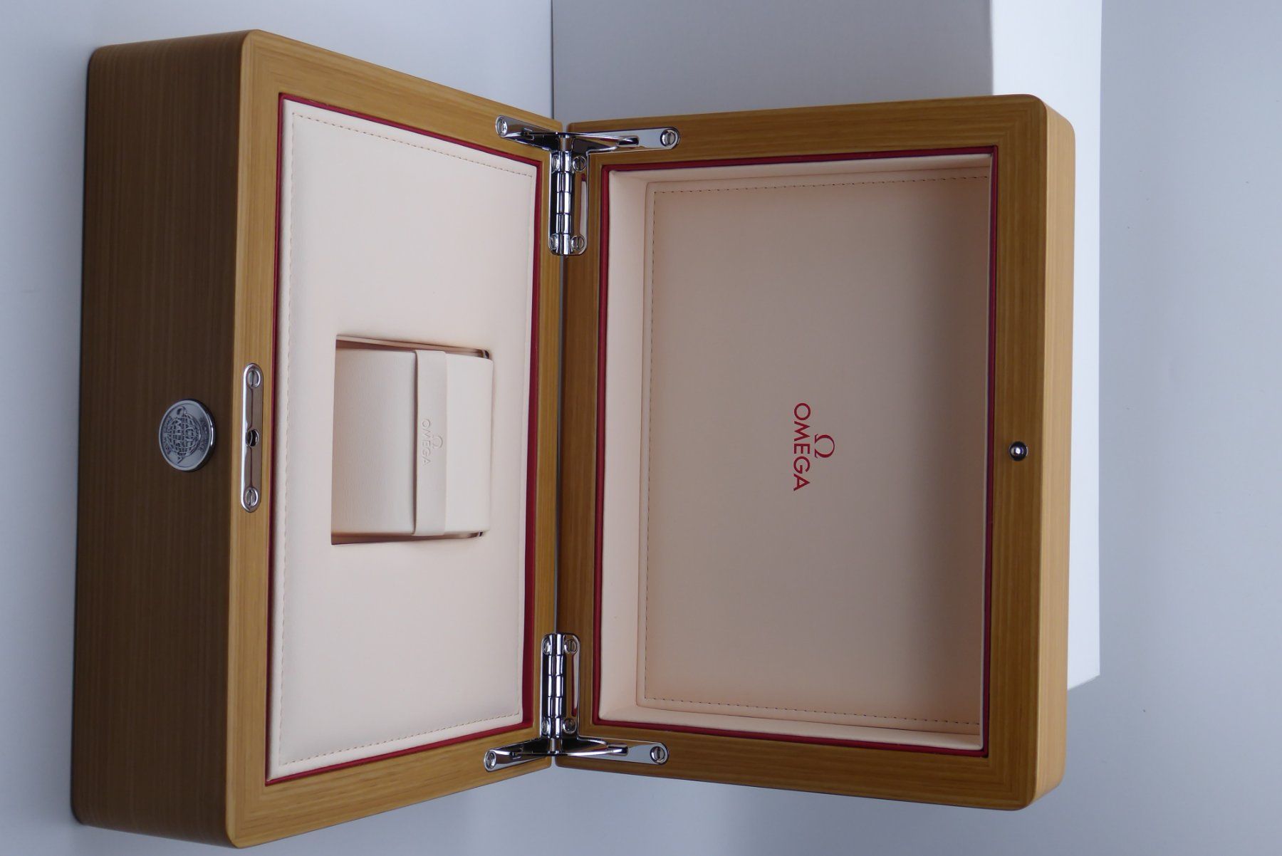 Omega Boîtes de montres: Omega Seamaster/speedmaster box for watch – Neuf avec emballage d'origine à Geneve par adr_xk6n 2