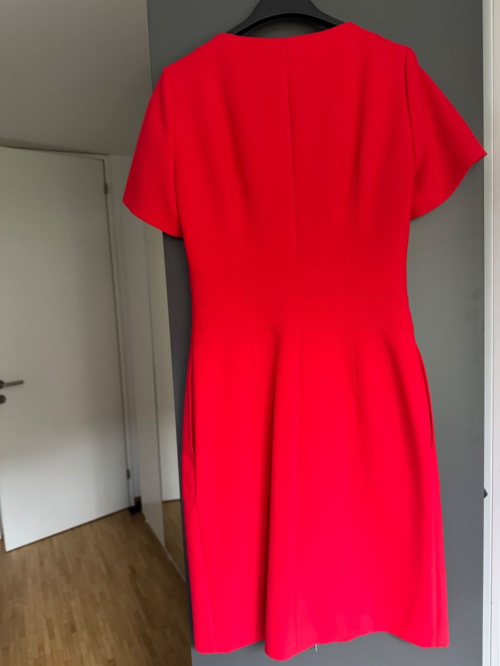 Hugo Boss Vestiti: Hugo Boss Etuikleid – Nuovo (secondo la descrizione) da Riehen venduto da karolina3 2