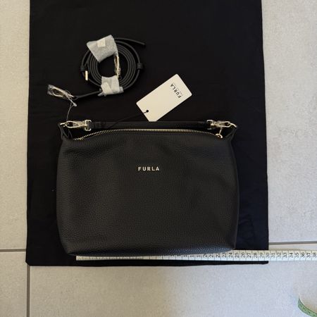 Schwarze Furla Handtasche Clutch, neu!