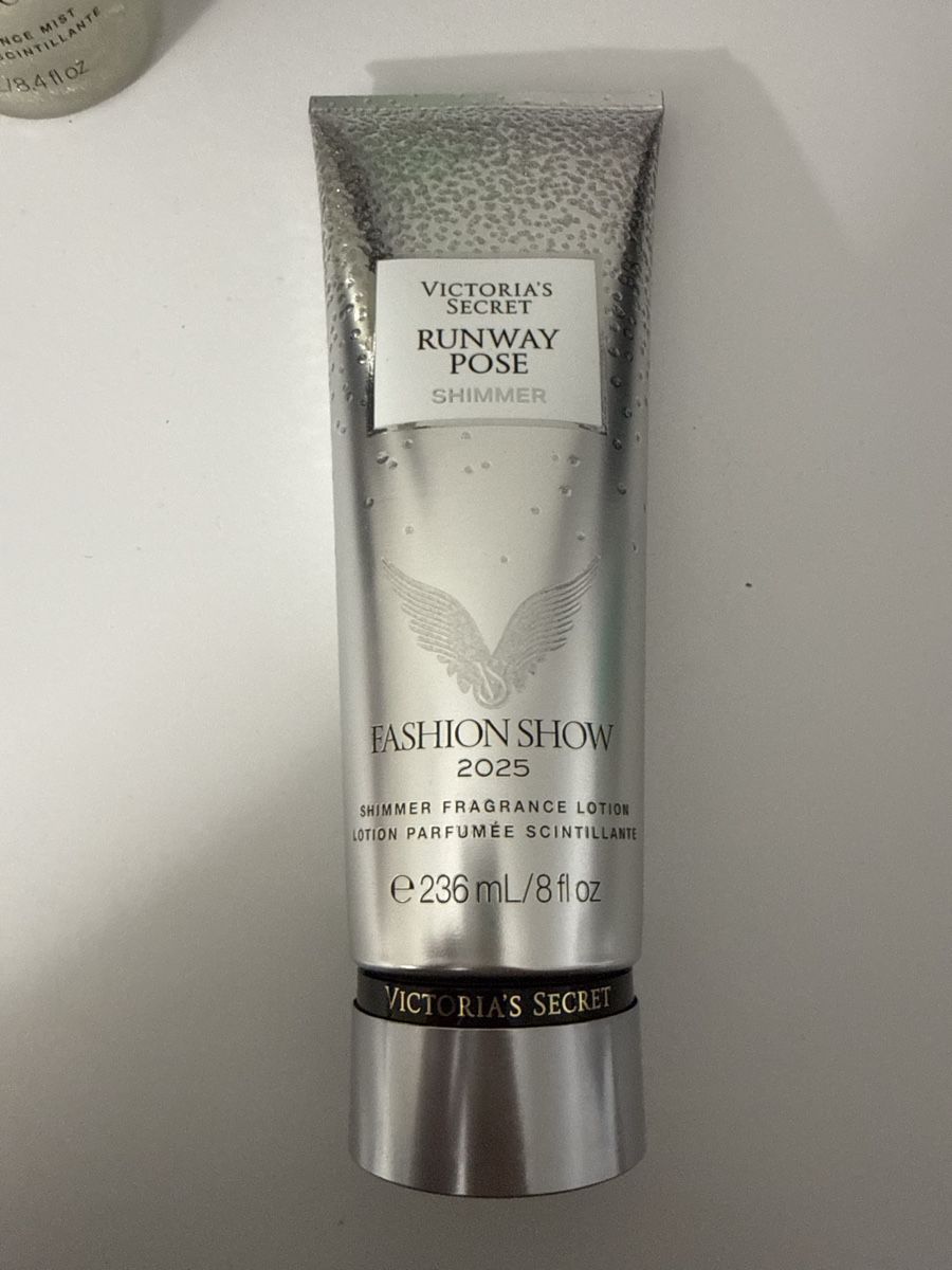 Idratazione: Victoria's Secret Runway Pose Set 2025 – Nuovo (secondo la descrizione) da Solothurn venduto da delialiliane 2
