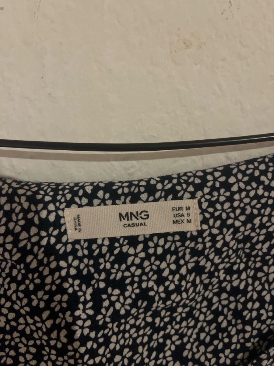 Mango Vestiti: Sommerkleid von Mango mit Blumenmuster, Grösse M – Usato da Unterägeri venduto da bienzlorena 2
