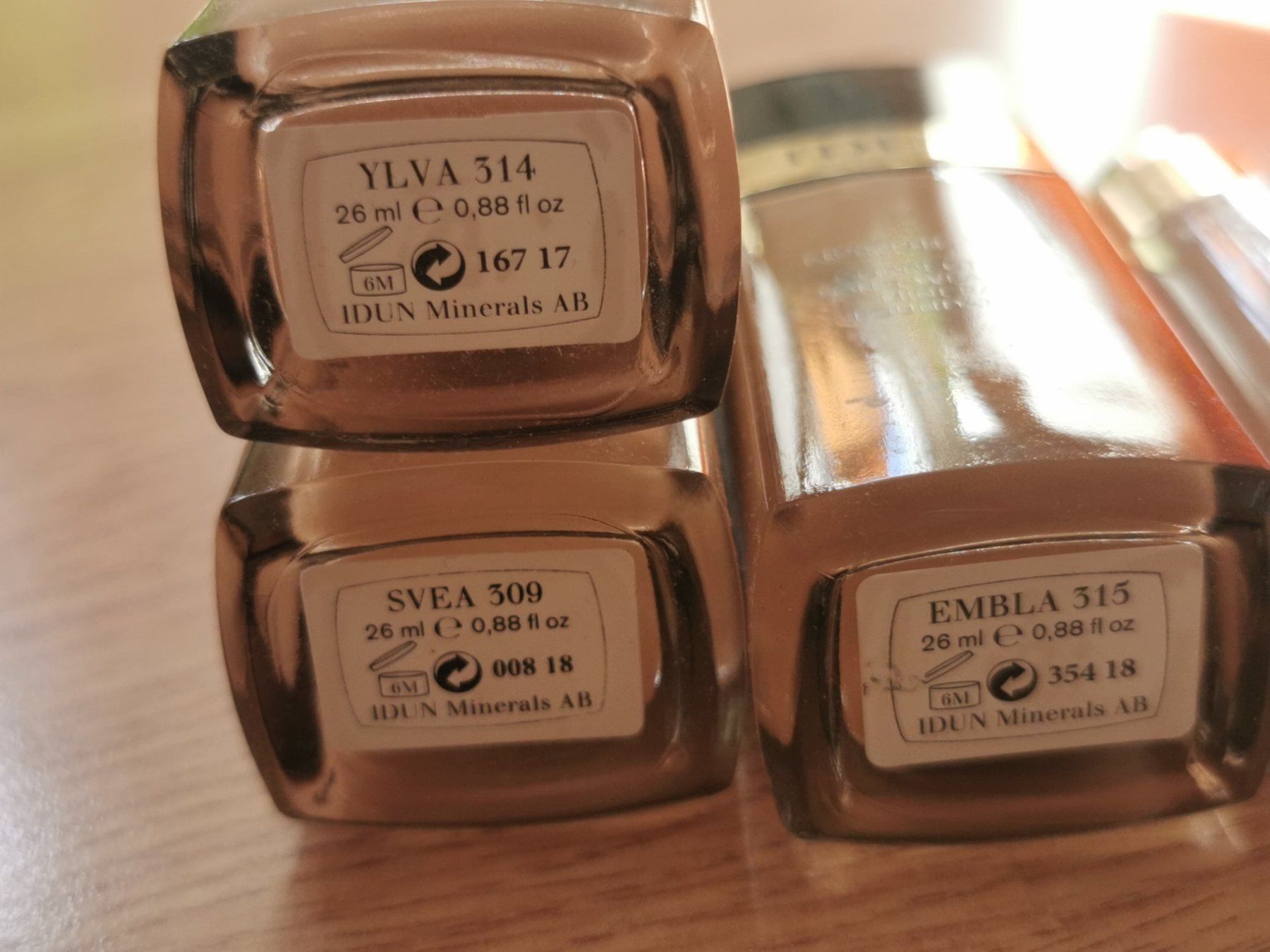 Make-up: 6 Hochwertige Foundation-Cremes – Usato da Schlieren venduto da vla_9m75 4