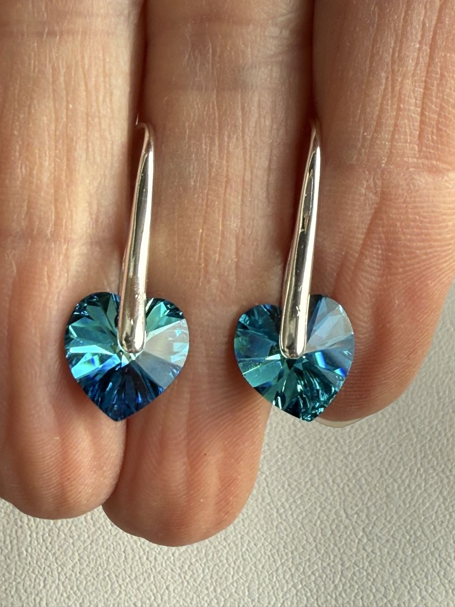 Swarovski Ohrringe & -stecker: Blaue Swarovski Crystal Ohrringe NEU – Neu und originalverpackt aus Basel von Chili007