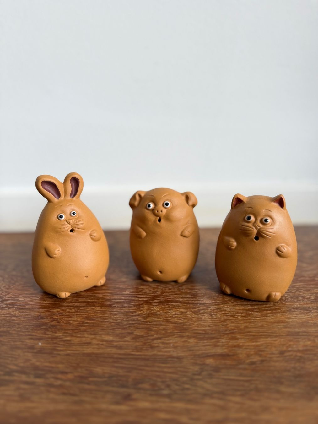 Statuette: Tee Tier / Tea Pet / Hase, Schweiz, Katze – Nuovo e nell'imballaggio originale da Ennetbaden venduto da miboo