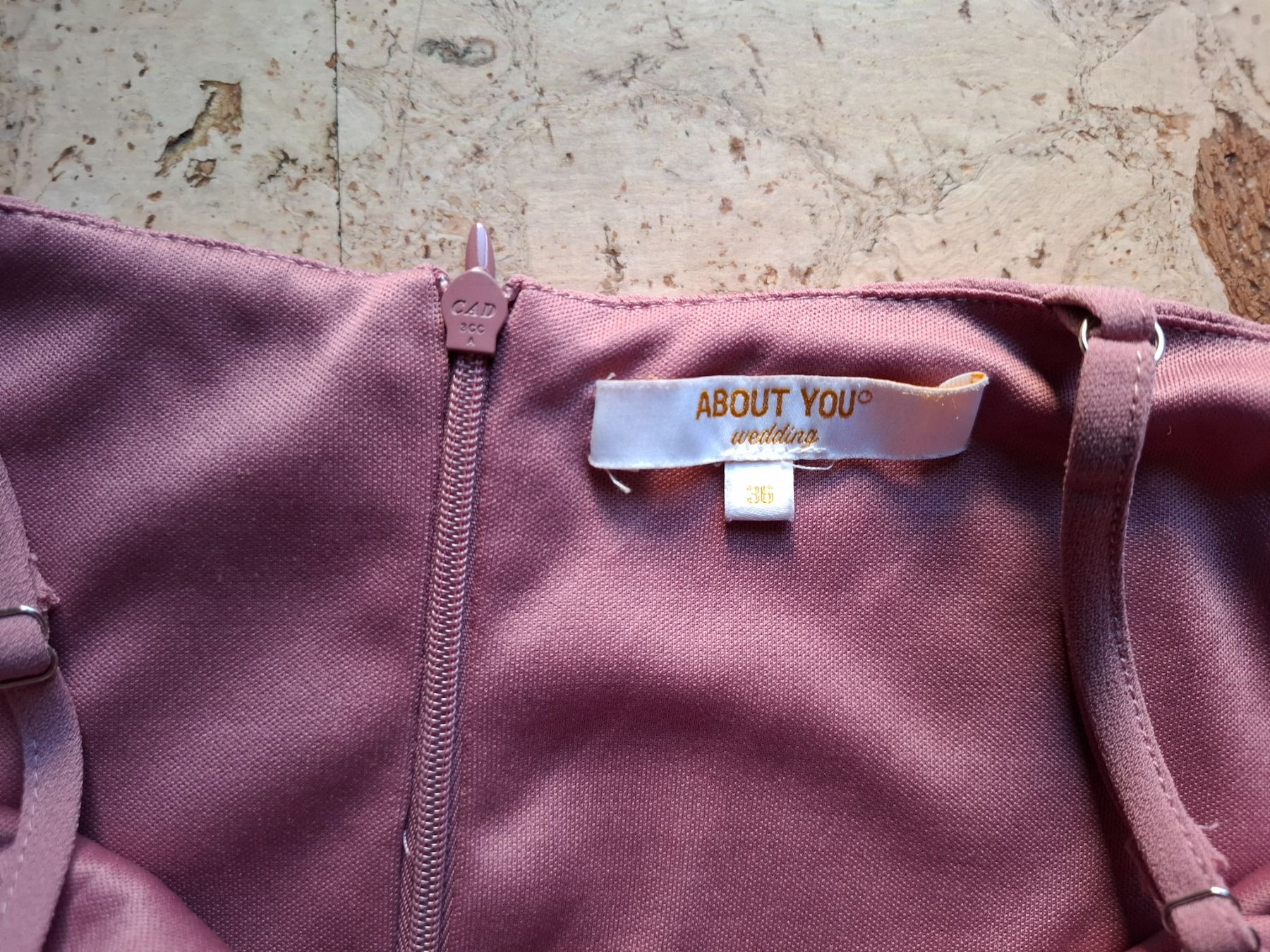 Vestiti: Kleid About You rosa Grösse 36 – Usato da Thun venduto da Justin8 1