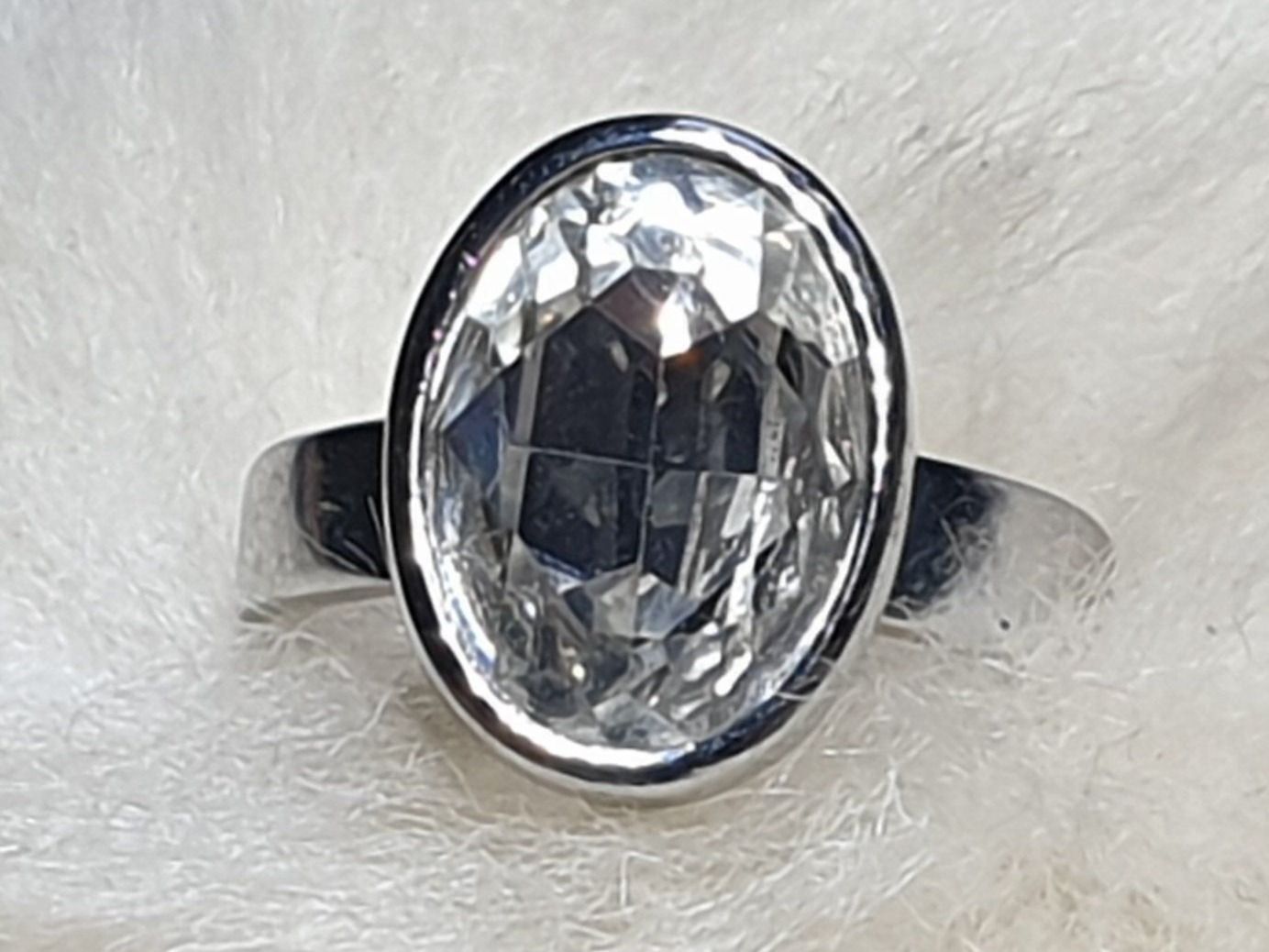 Anelli: Schöner Modeschmuck Ring mit großem Stein funkelt wunderbar – Usato da Riedt b. Erlen venduto da Gottestraene 2