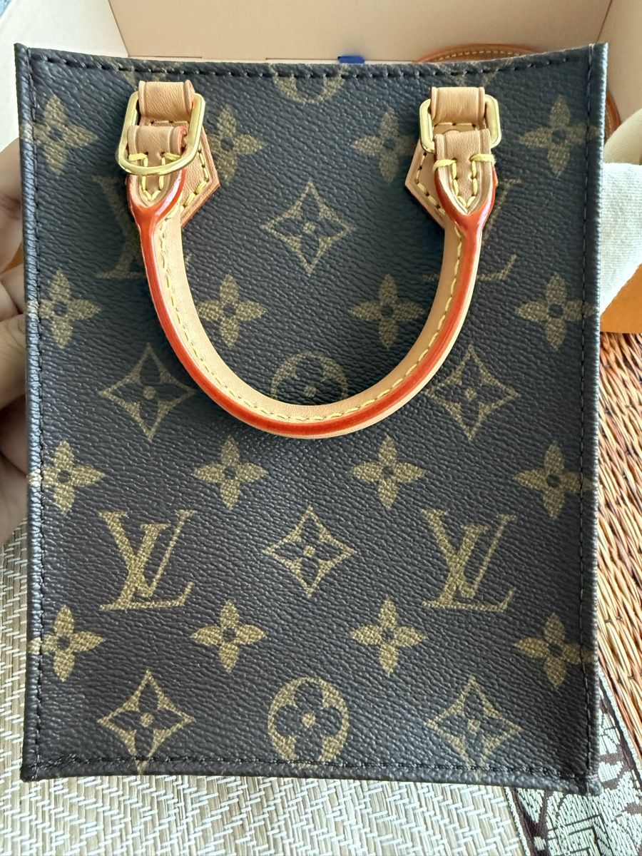 Louis Vuitton Taschen: Louis Vuitton  Petit Sac Plat Tote Bag – Neu (gemäss Beschreibung) aus Zürich von Sweeti39 6
