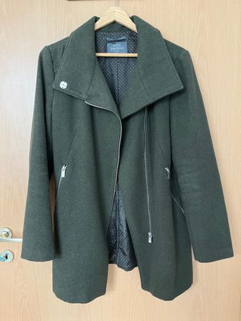 Winter Coat, Size L, Olive Green Color