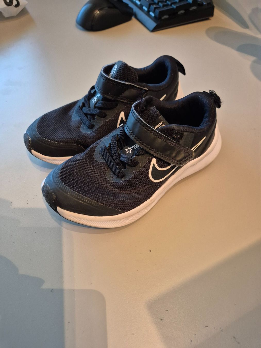 Nike Schuhe für Jungen: Tolle Nike Star Runner  Kinder Schuhe, Grösse 29.5. – Gebraucht aus Urdorf von Nataschli 3