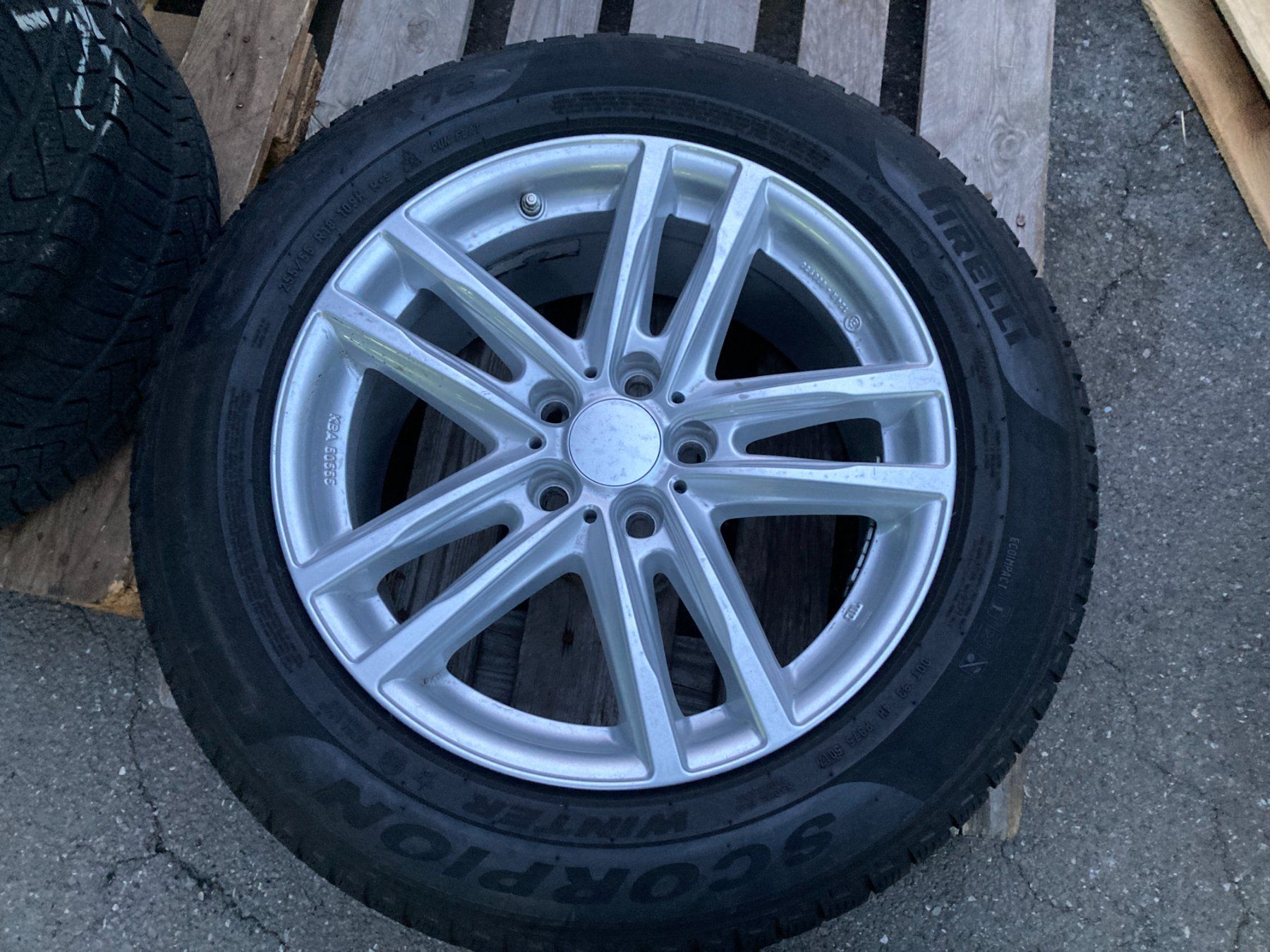BMW Pneumatici & Ruote complete: BMW X5 Winterräder 255/55R18 – Usato da Cham venduto da WB2223 3