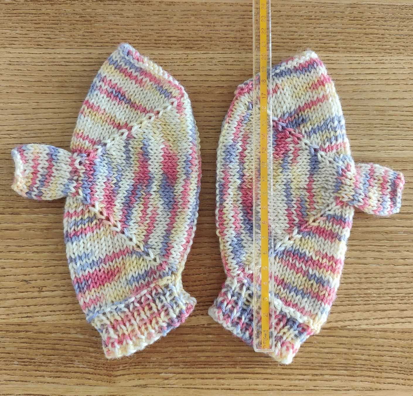 Copricapi, berretti & cappellini: Béret, Einzelstück, handgestrickt – Nuovo e nell'imballaggio originale da Rümlang venduto da 21f 3