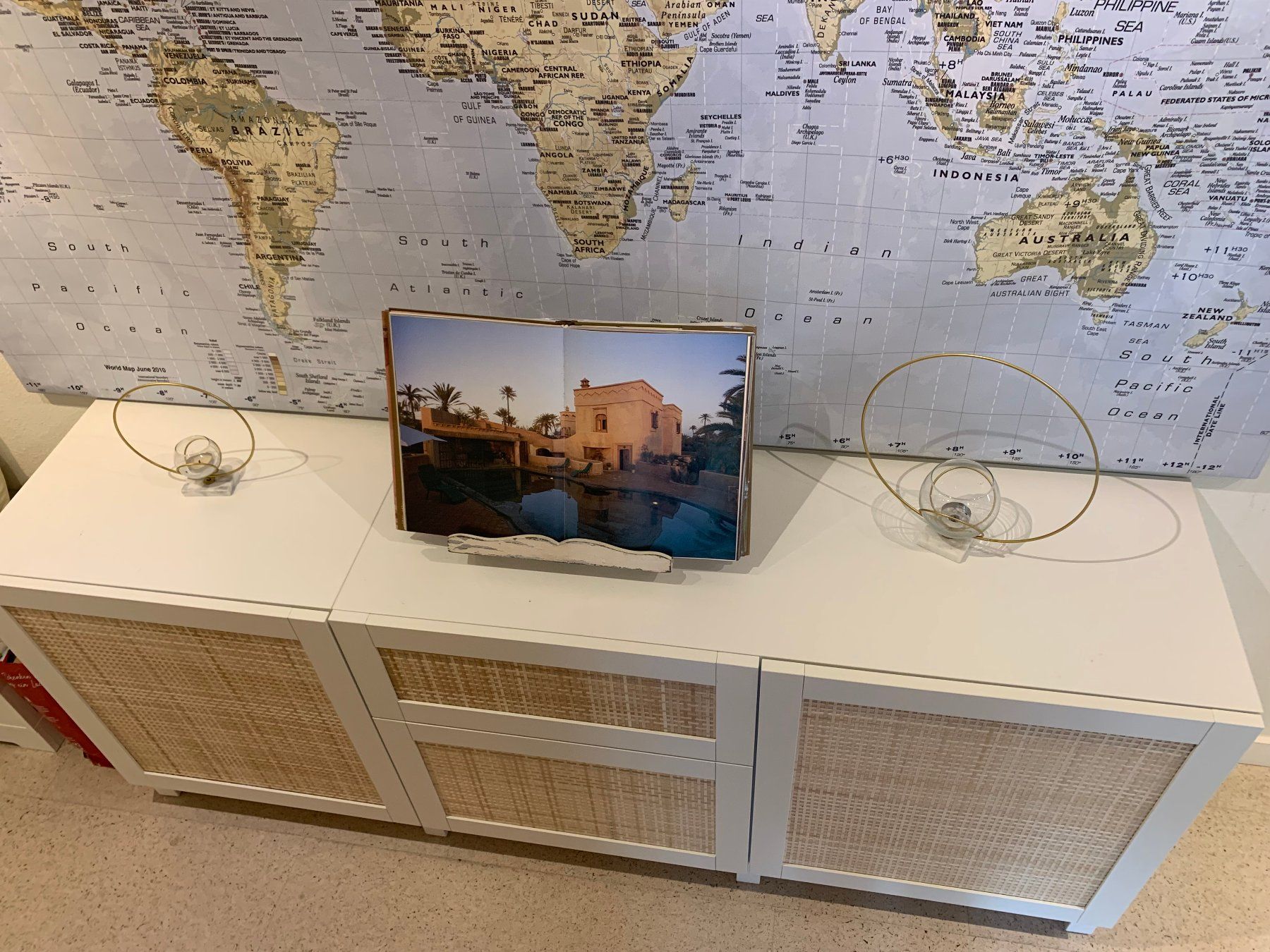 Ikea Cassettiere: Besta Kommode Sideboard Aufbewahrungsmöbel – Nuovo (secondo la descrizione) da Zürich venduto da Mobach