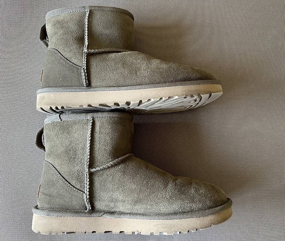 Scarpe da donna: UGG Boots Mini Gr.39 wie neu – Usato da Stäfa venduto da DearDarling 2