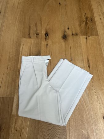 Stoffhose Zara beige weit geschnitten Grösse XS neuwertig