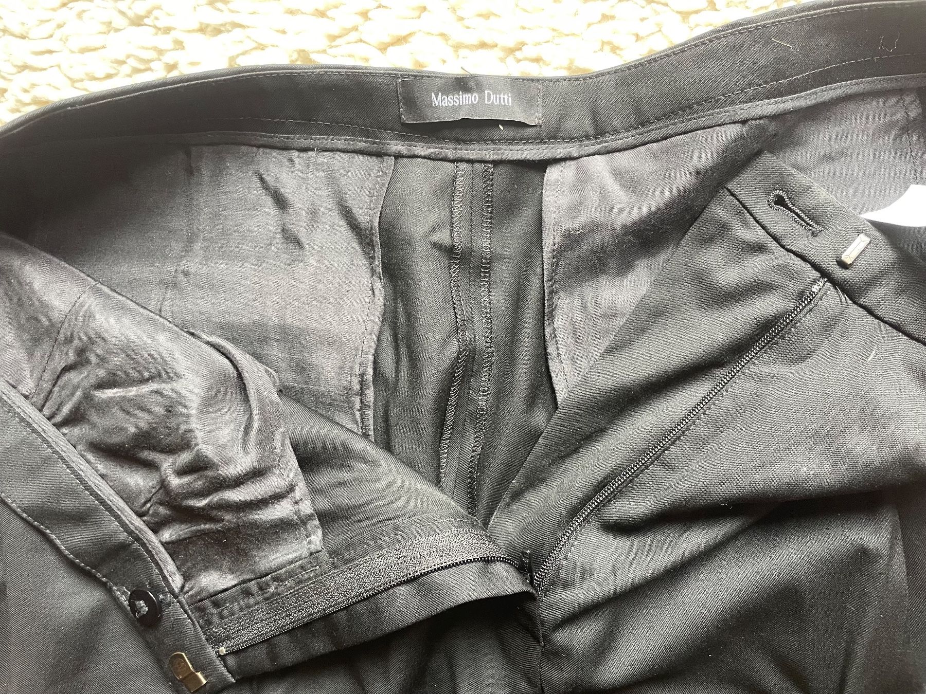 Massimo Dutti Pantaloni: Hose Wolle Massimo Dutti Gr. 42 schwarz – Nuovo (secondo la descrizione) da Zürich venduto da lis_7chm 7