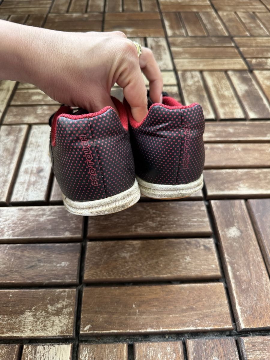 Scarpe per ragazzi: Fussballschuhe Pro Touch Gr. 35 /rot schwarz – Usato da Jona venduto da Good_luck_ 7