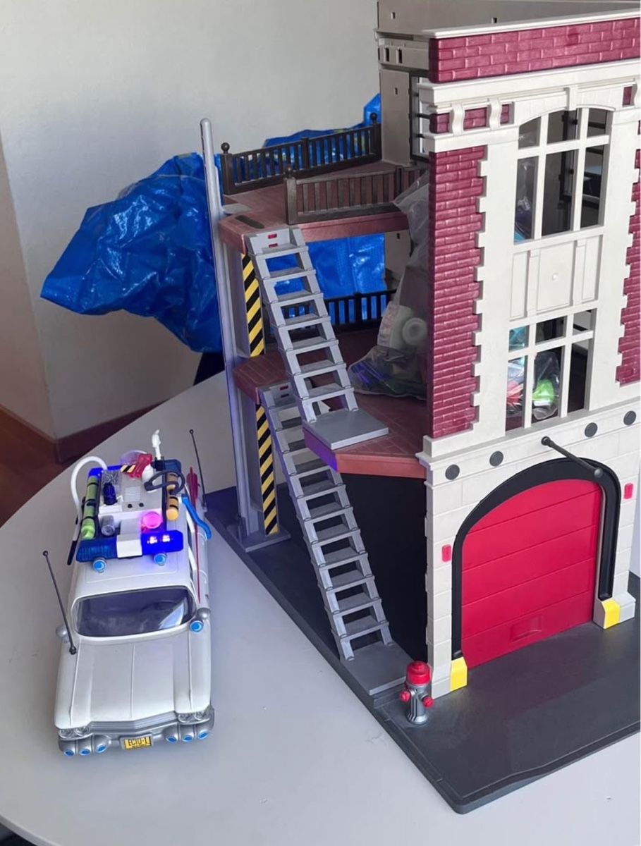 Playmobil Giocattoli: Playmobil Ghostbusters Hauptquartier mit Ecto-1 Auto! – Usato da Steffisburg venduto da dan_82x6 1