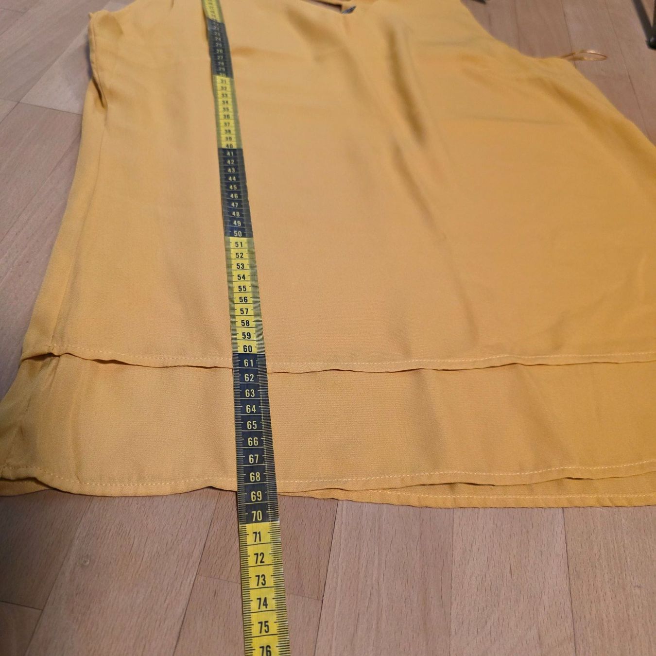 Blusen: Ockerfarbene Bluse mit Rückendetail Janina – Gebraucht aus Wald ZH von CapLux 6