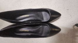 Schwarze Lady Rose Ballerinas mit kleinem Absatz, Grösse 39