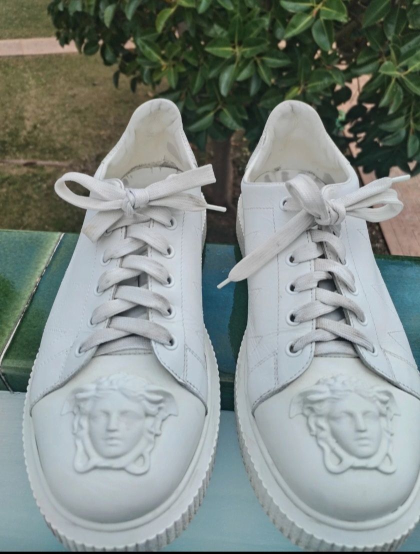 Versace Scarpe da uomo: Baskets Versace blanches - Élégantes et confortables! T.45 – Nuovo (secondo la descrizione) da Troistorrents venduto da ami_mzq5