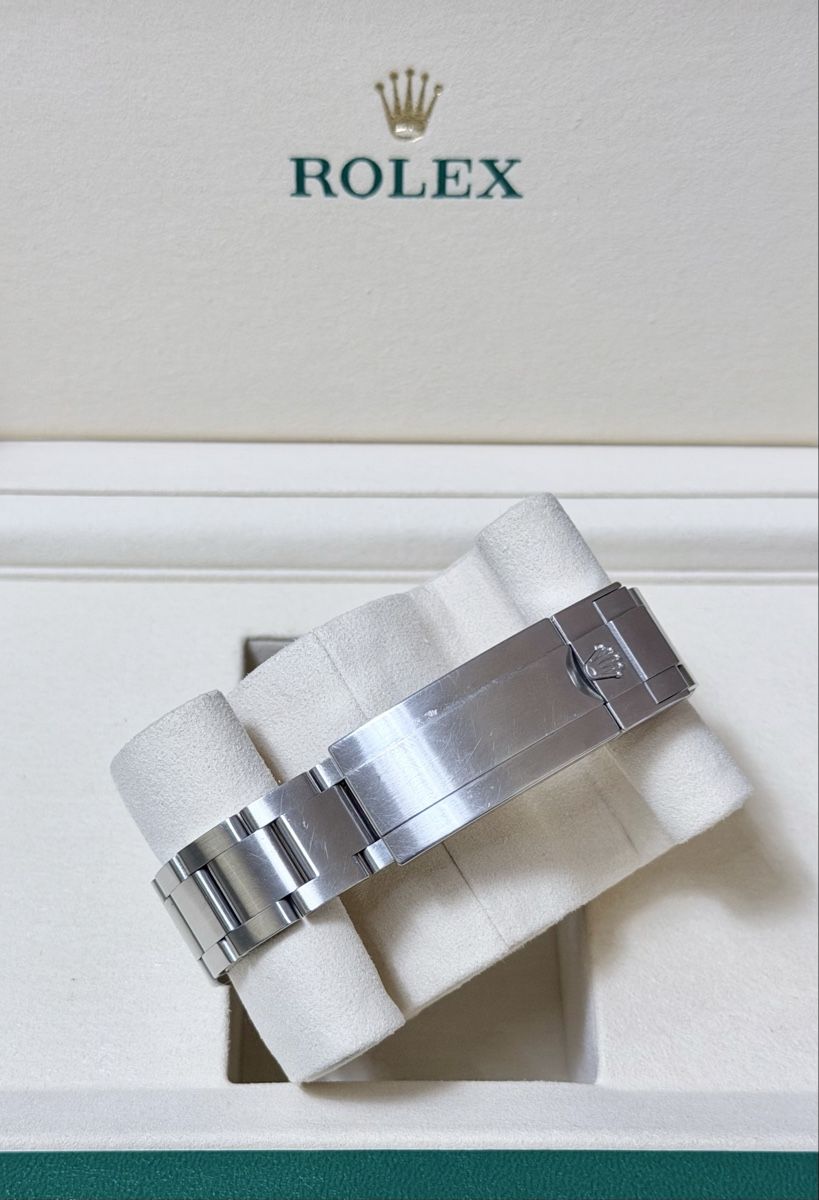 Rolex Uhren: Rolex Submariner Date HULK – Gebraucht aus Zürich von WATCHROOM 5