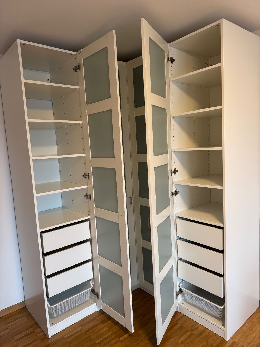 Ikea Schränke: Pax Eck Kleiderschrank – Neu (gemäss Beschreibung) aus Zürich von cha_2ykb 1