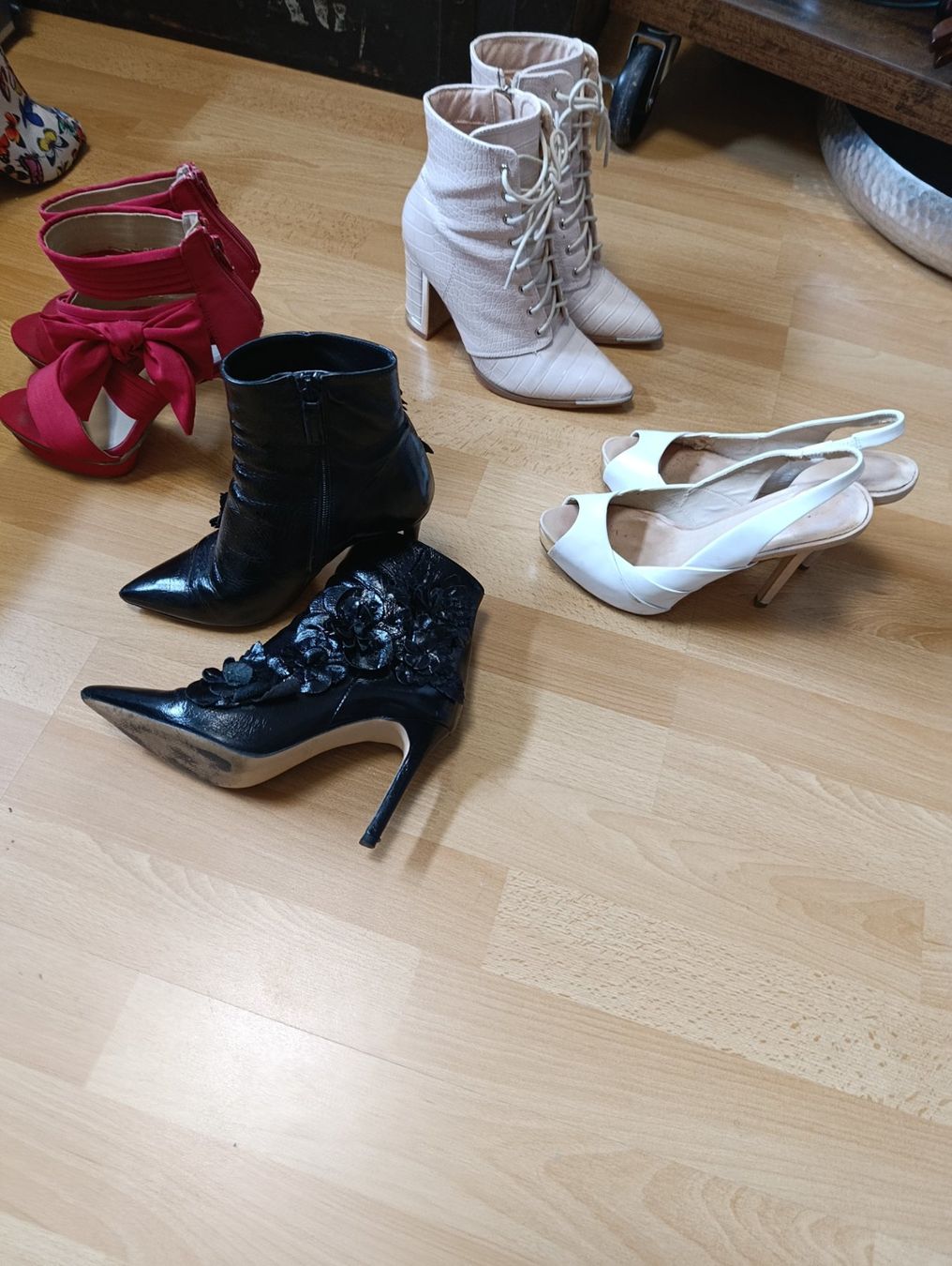 Scarpe da donna: 14 Paar Schuhe/ Stilettos 36+37 – Nuovo (secondo la descrizione) da Eiken venduto da Jblat