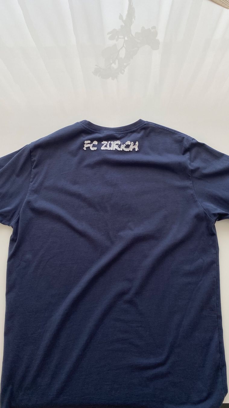 T-Shirts: T- Shirt – Gebraucht aus Volketswil von alk_6rmq 2