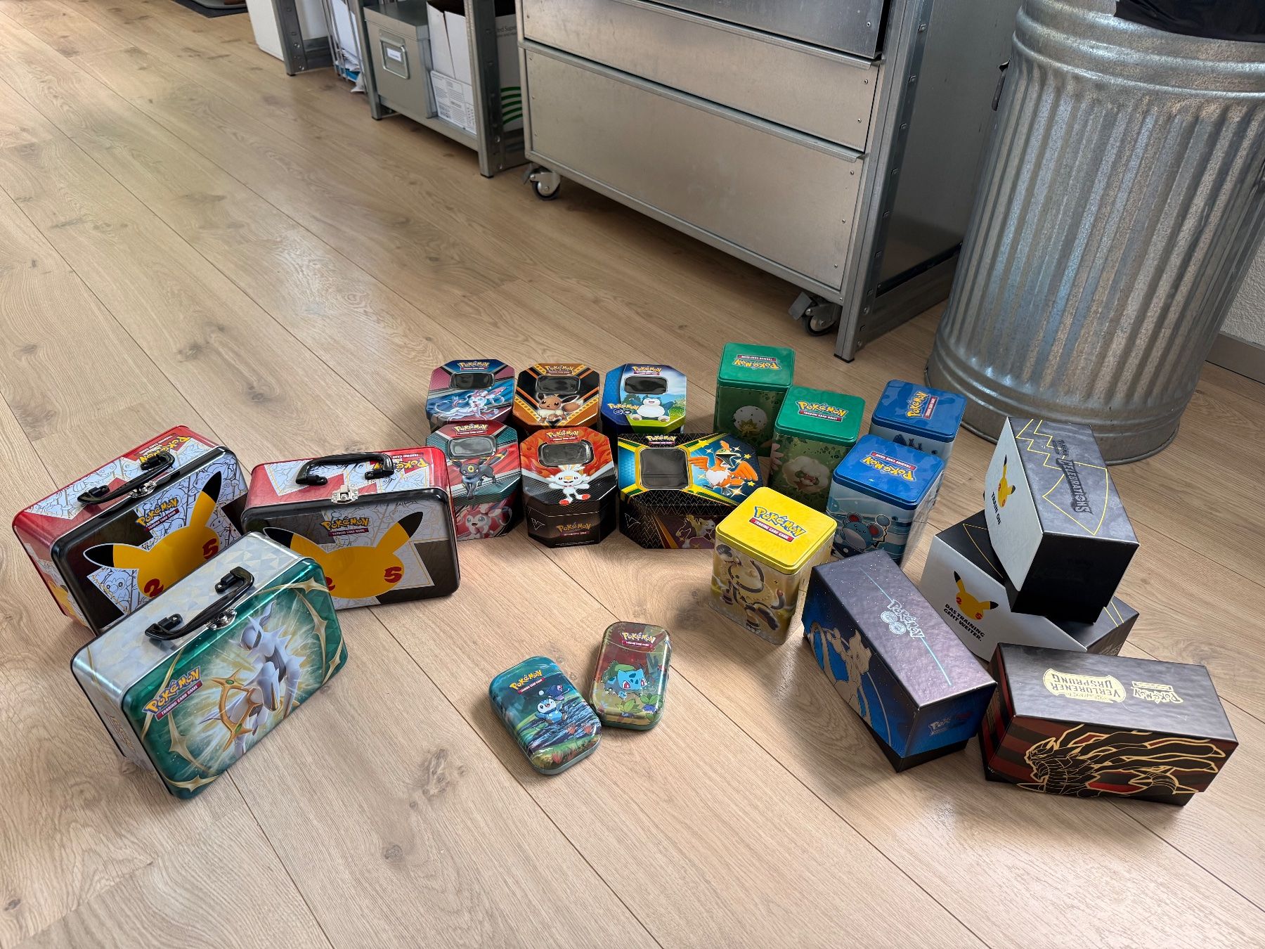 Cartoline: Grosse Pokémon Sammlung Set Pokémonkarten Karten Deckboxen – Usato da Thörishaus venduto da Swaxx 1