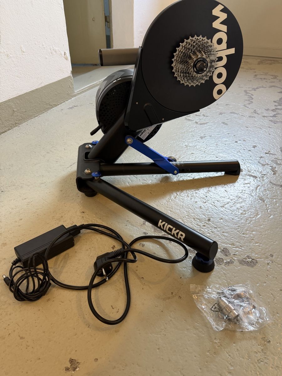 Wahoo Hometrainer: Wahoo KICKR V4 Rollentrainer – Usato da Thun venduto da Max_90 1