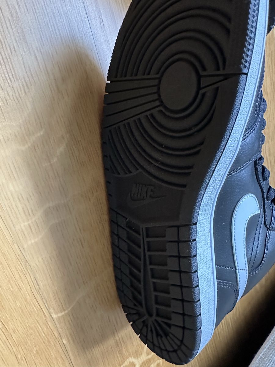 Scarpe da uomo: Original Air Jordan 1 Mid Grösse 40 – Nuovo (secondo la descrizione) da Zollikon venduto da PradaS 4