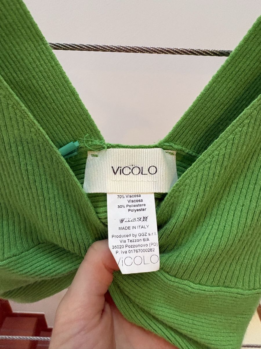 Top: Vicolo top – Nuovo (secondo la descrizione) da Birrhard venduto da nsalse 1