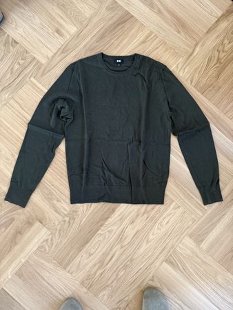 UNIQLO Men's Crew Neck Sweater - Dark Green - Size S