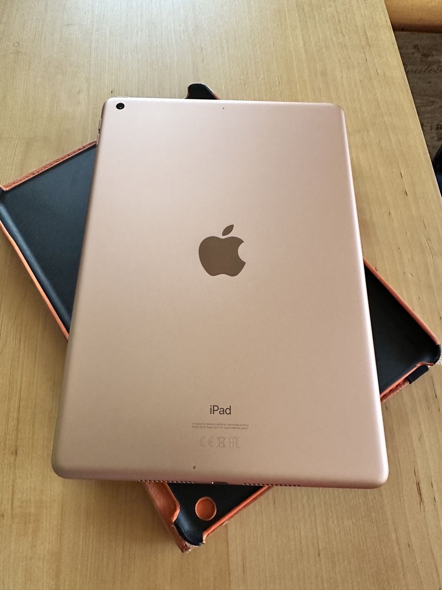 Apple Tablettes PC: IPad 8. Generation – D'occasion à Azmoos par d.bean75 1