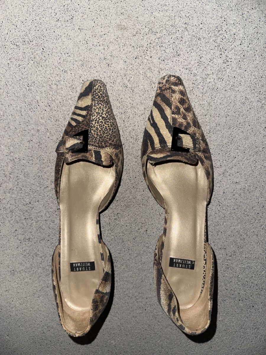 Stuart Weitzman Damenschuhe: Stuart Weitzman Pumps / Kitten Heels  Animal-Look – Gebraucht aus Neuenegg von kar_smg9