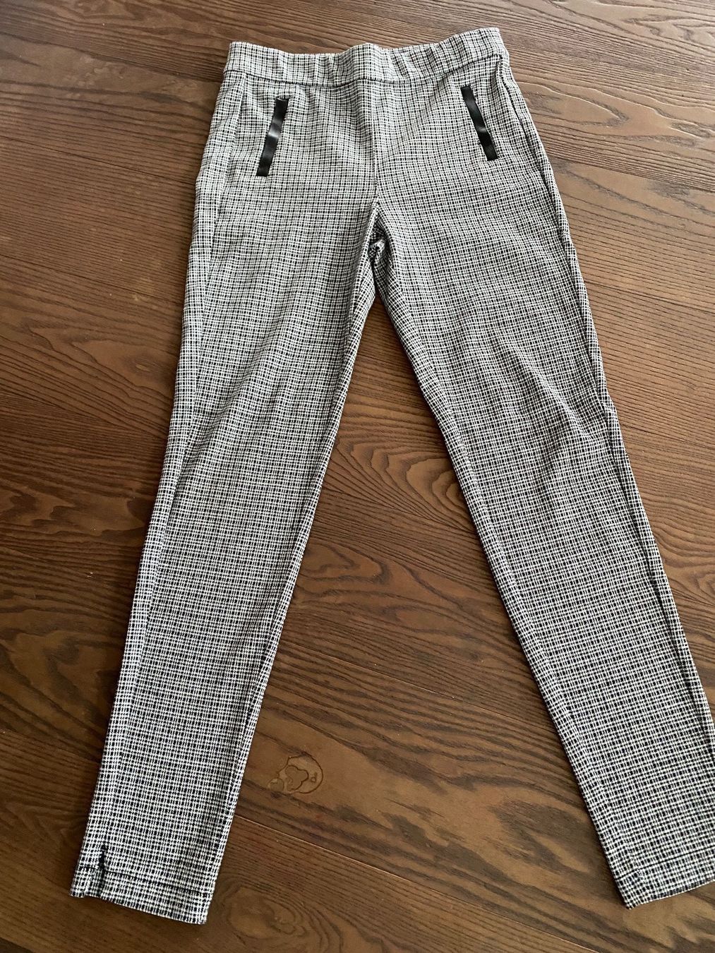 C&A Pantaloni: Damenhose, grau/schwarz, Gr. 38 – Usato da Dielsdorf venduto da sissy04